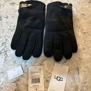 Women’s UGG gloves